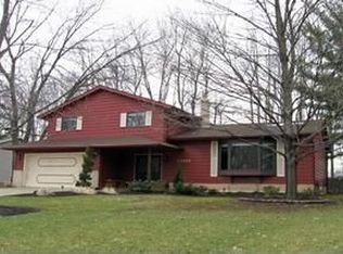 33313 Cromwell Dr, Solon, OH 44139