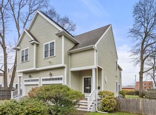 18 Maple Ct UNIT 18, Needham, MA 02492