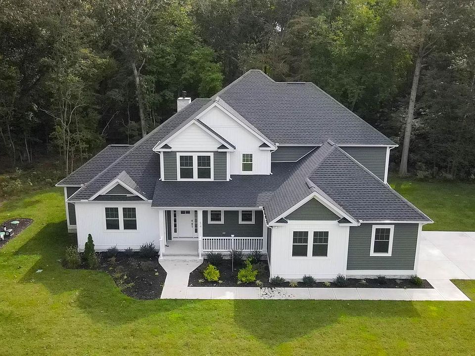 2nd image of 34 Rivers End Dr