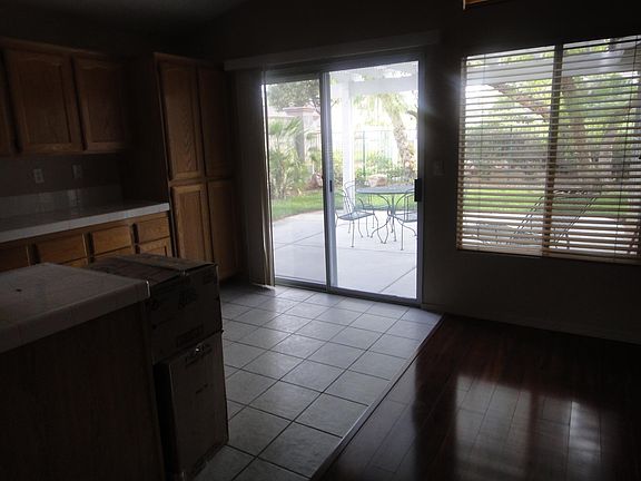 5th image of 25 Tanglewood Dr