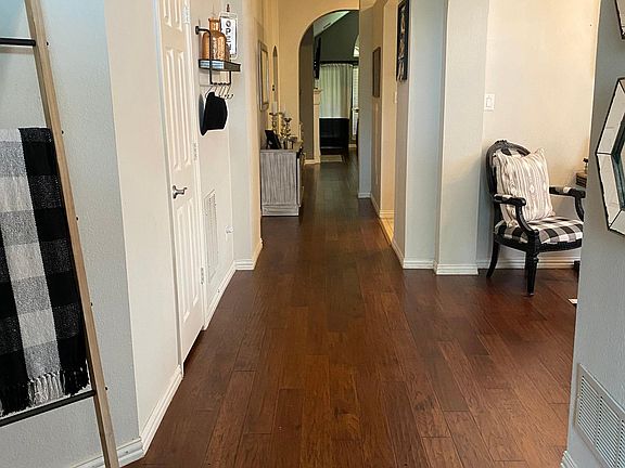 3rd image of 5549 Amber Way