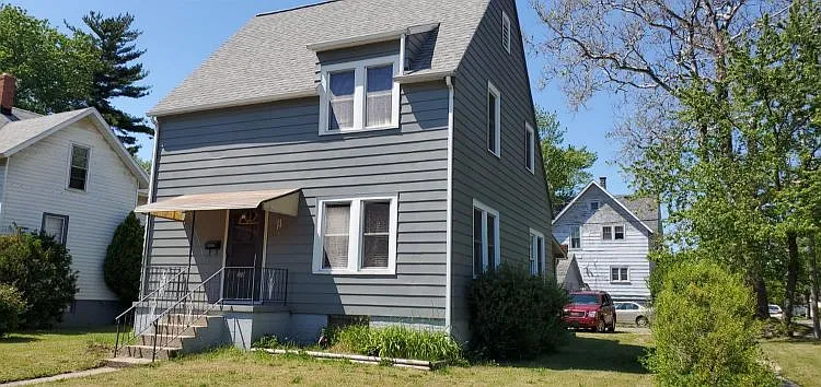 138 E Fulton St photo 1