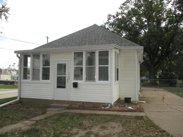 1502 S Clinton St, Sioux City, IA 51106