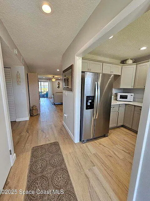 2 bed, 2.0 bath, 1058 sqft, $2,200 — Photo 3