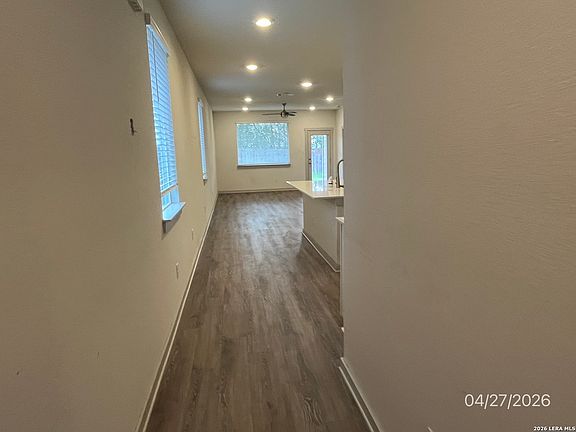 4th image of 333 WILSHIRE RD