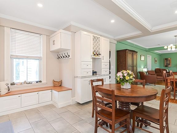 4th image of 6 Linden Ave #2