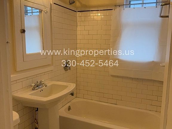3rd image of 817 5th St NW #8