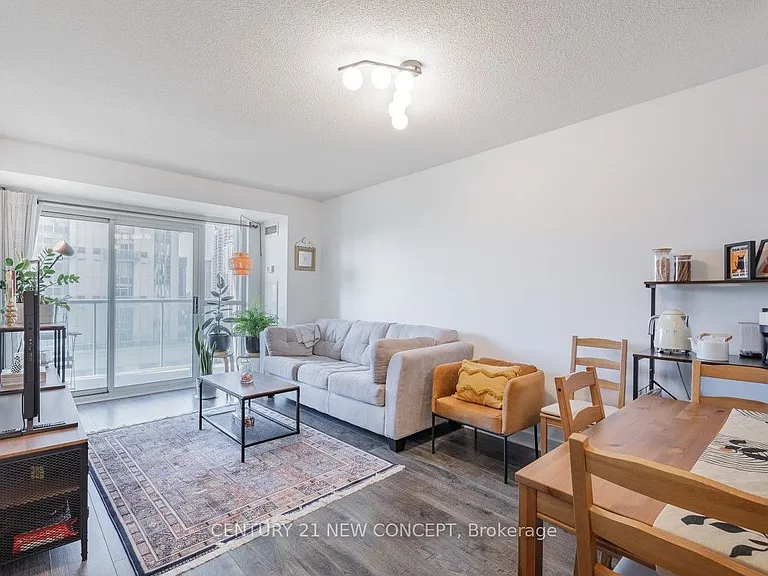 18 Harrison Garden Blvd #903 — Photo 9