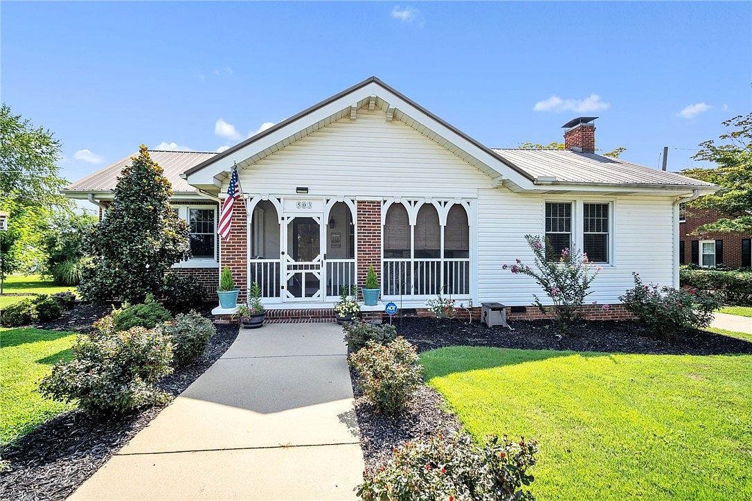 503 S Townville St, Seneca, SC 29678 | Zillow