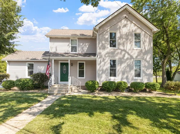 210 S Douglas St, Elwood, IL 60421