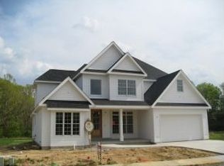 2758 E Creeks Edge Dr, Bloomington, IN 47401