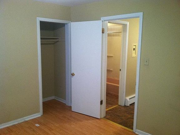 4th image of 37 King Arthur Ct APT 06