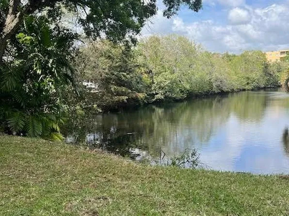 4121 Stirling Road #106, Dania Beach, FL 33314