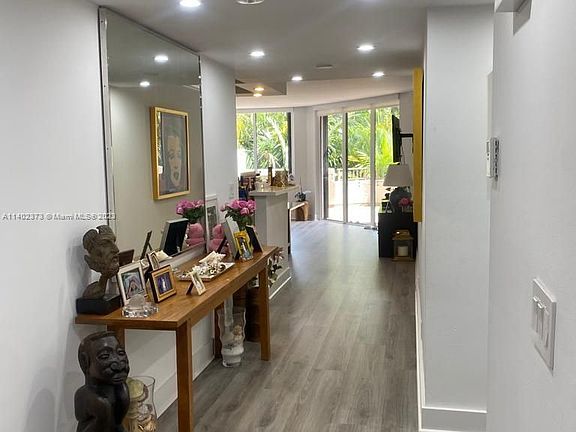 2nd image of 141 Crandon Blvd APT 132