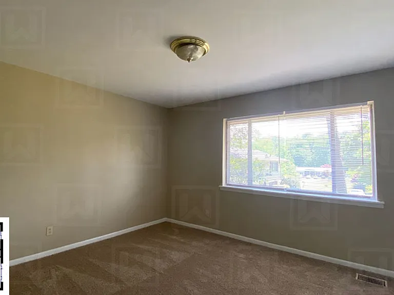 4 Pitts Dr — Photo 11