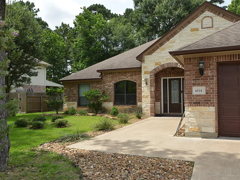 6510 Durango Dr — Photo 1