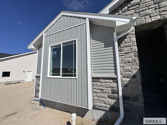 4th image of 3040 Alexandre Dr