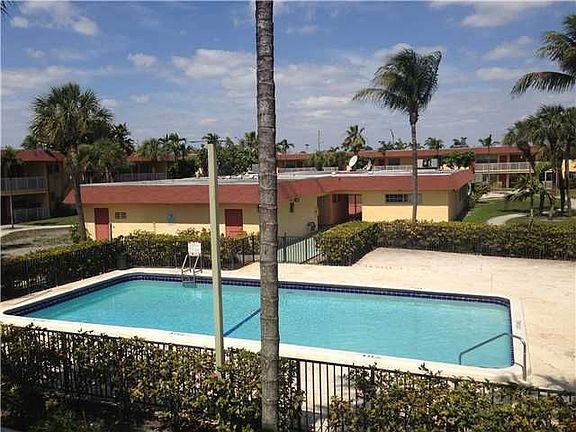 2nd image of 850 E Commercial Blvd APT 108A