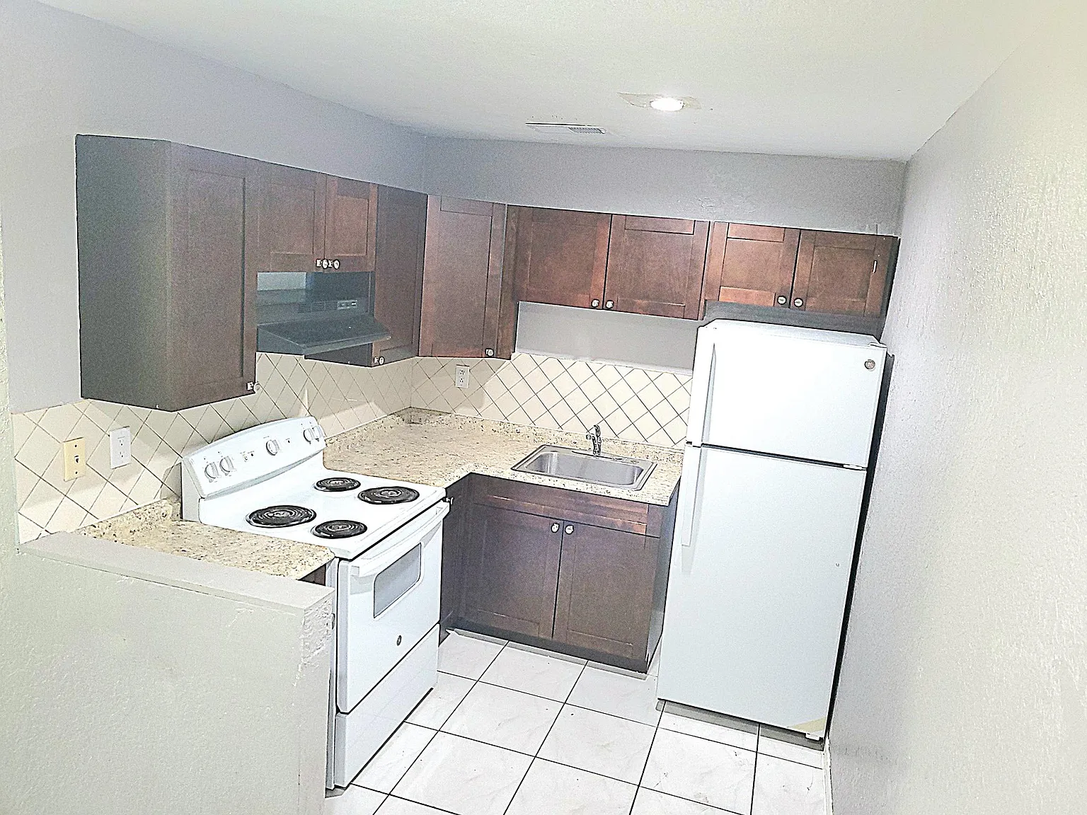 5321 NW 21st Ct — Photo 4