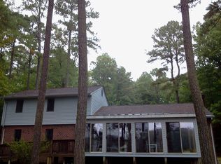 2372 Starvation Rd, Gloucester, VA 23061