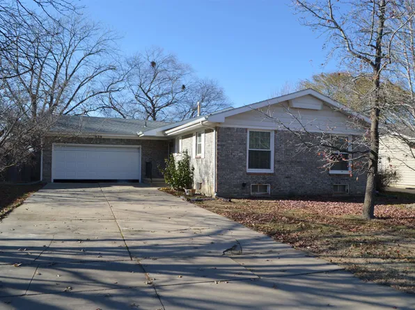 939 S Laurel St, Wichita, KS 67207