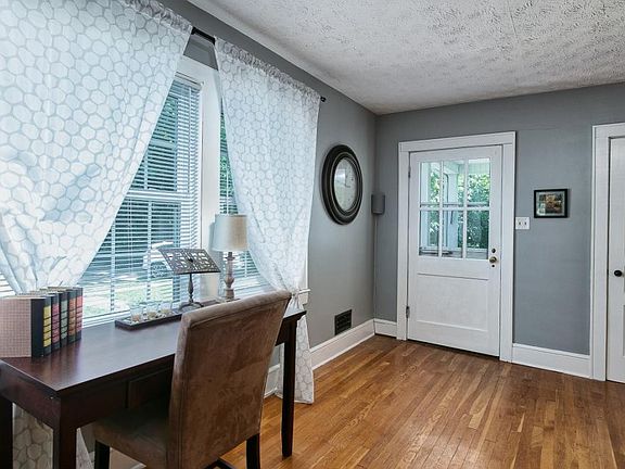 5th image of 1833 Washington Ave