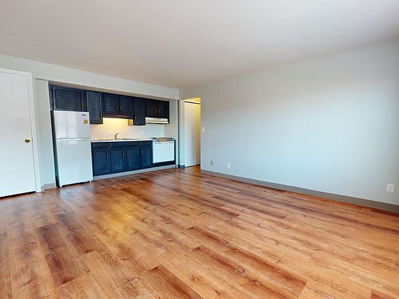 2nd image of 315 Wood St #1