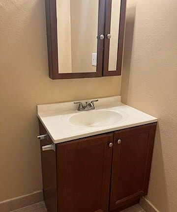 4th image of 7243 Milton Ave #4