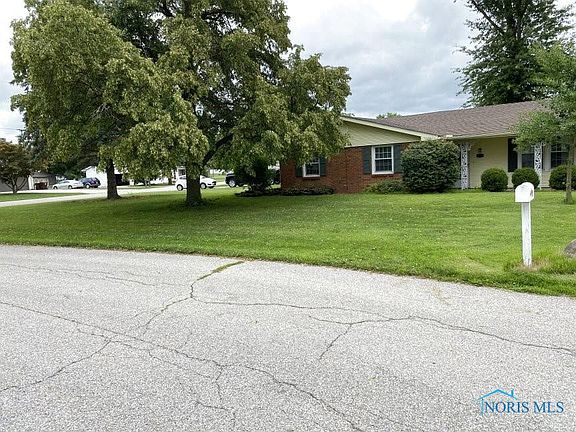 2nd image of 125 Oak Park Dr