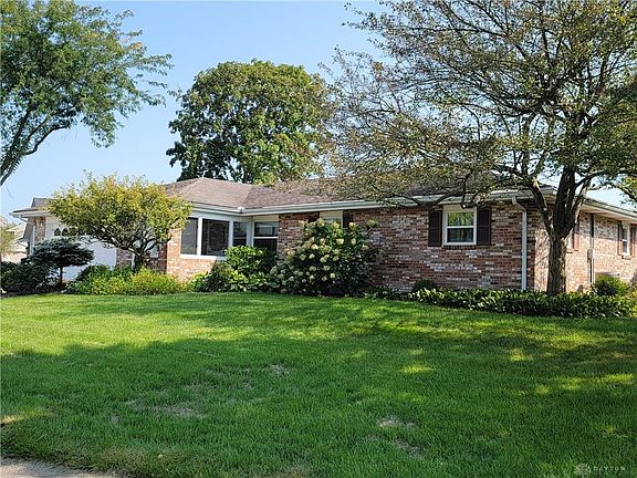 4th image of 429 Edgebrook Ave