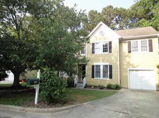 107 Longhurst Ct, Cary, NC 27519