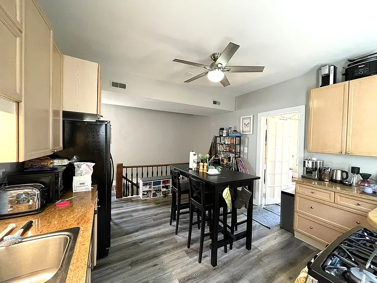 1256 N Bosworth Ave #3 — Photo 9