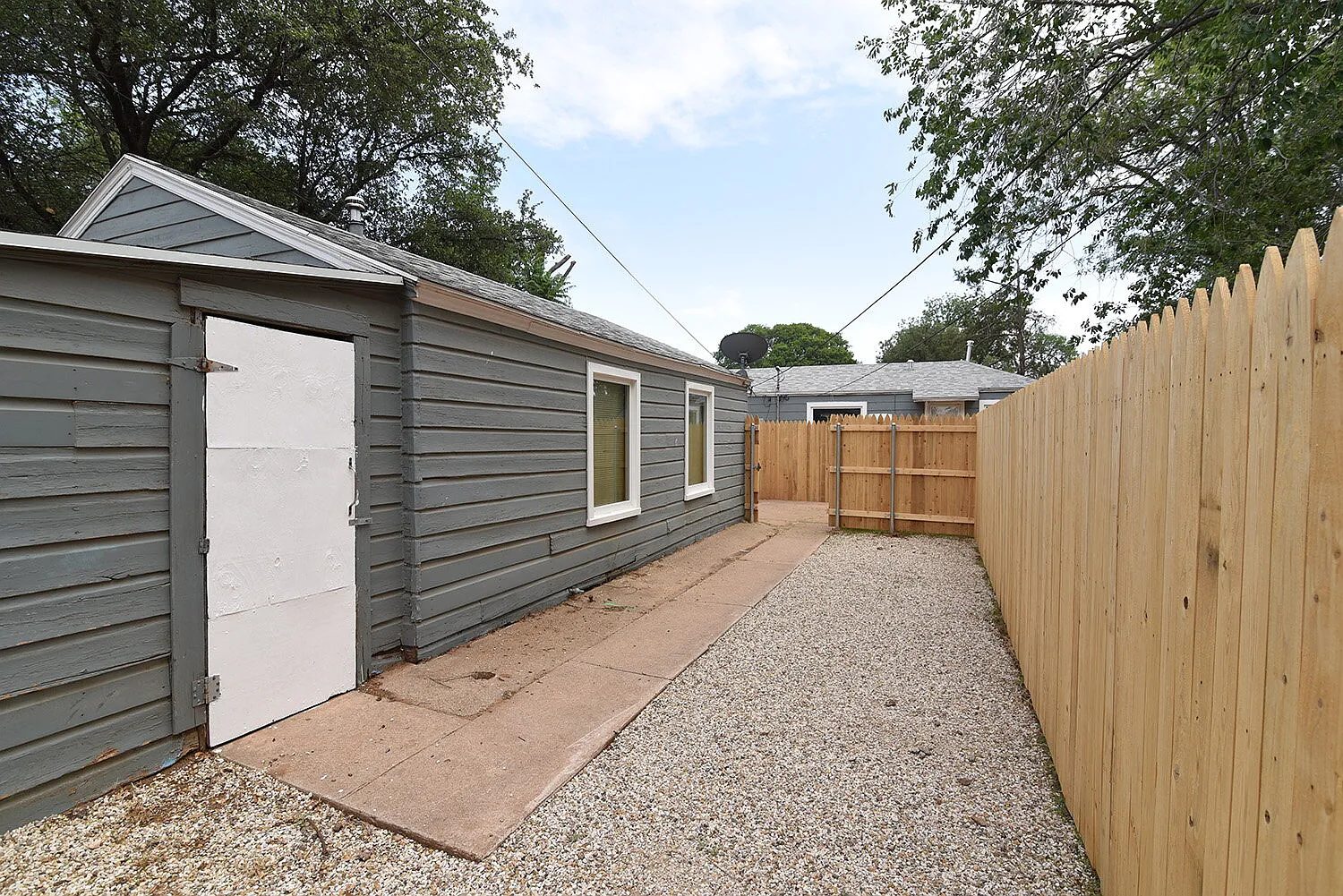 1 bed, 1.0 bath, 480 sqft, $700 — Photo 2