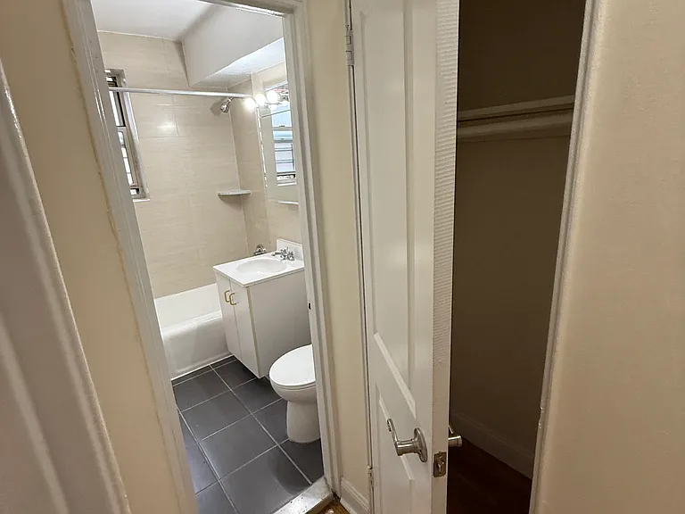 3420 Parsons Blvd #4S — Photo 7
