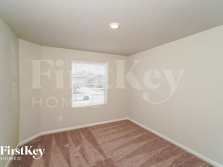 2704 La Mundial St — Photo 11