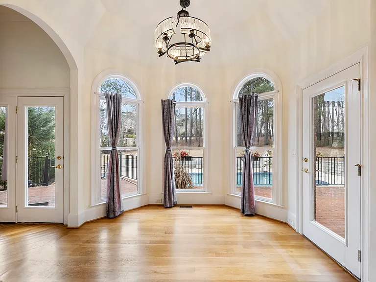 2373 Bronze Oak Ln — Photo 15