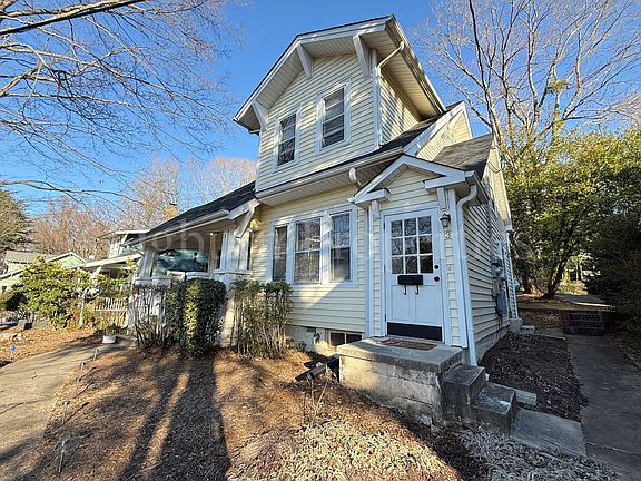 2nd image of 920 Carolina Ave #1