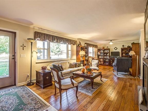 2nd image of 788 Newton Dr
