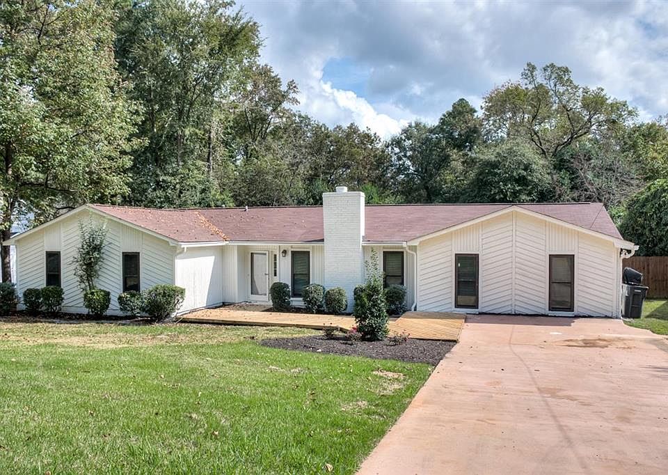 1st image of 1124 Brookwood Dr
