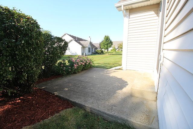 2nd image of 3436 Lake Side Cir