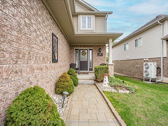 5th image of 87 Armeda Clow Cres