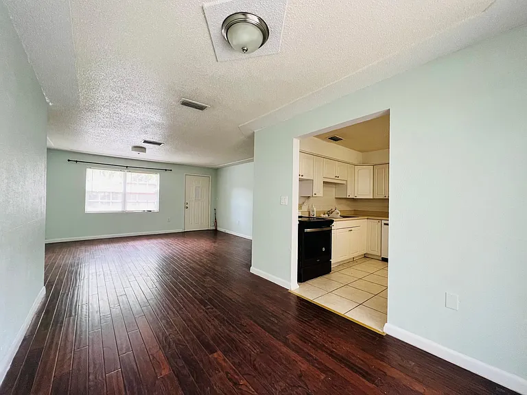 440 Nora Ave — Photo 11