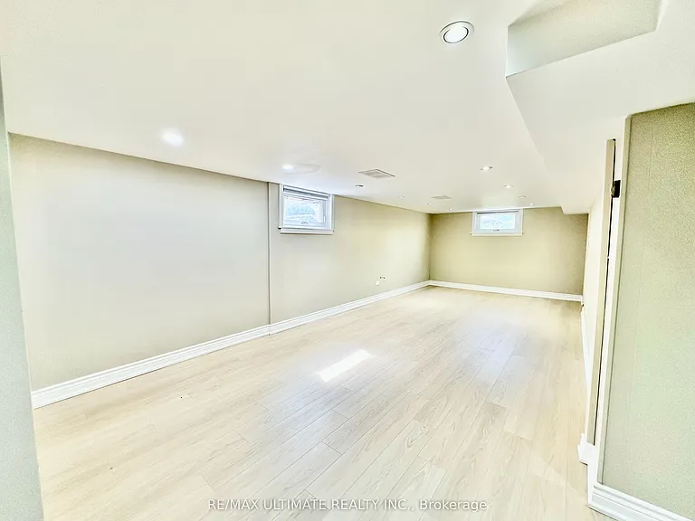 225 Ferris Rd #BASEMENT — Photo 10