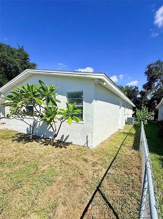 2 bed, 1.0 bath, 600 sqft, $1,300 — Photo 1
