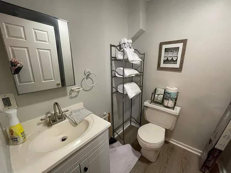 1811 Bank St #2F — Photo 3