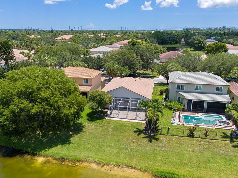 1st image of 209 Seminole Lakes Drive