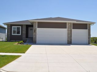 815 W Torreon Way, Lincoln, NE 68523