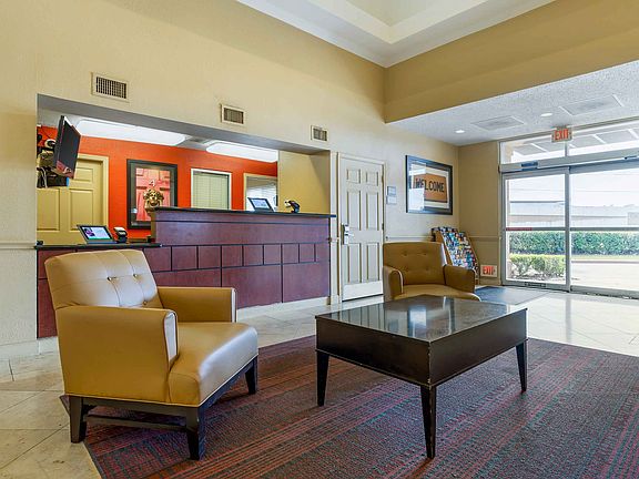 Lobby and Guest Check-in