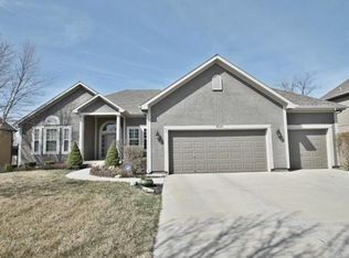9924 Sunset Dr, Lenexa, KS 66220