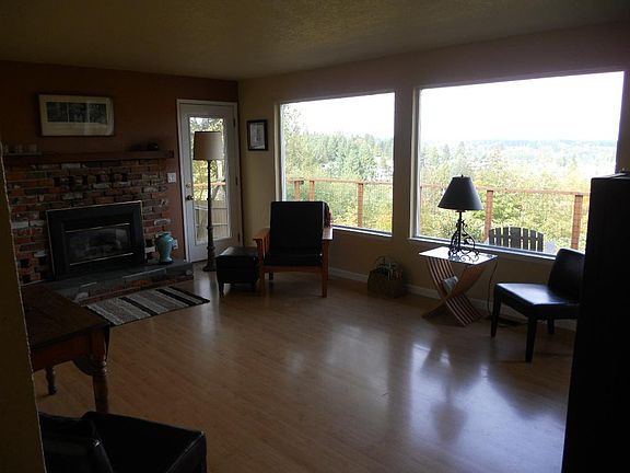 4th image of 10016 Lookout Dr NW